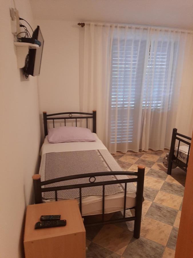 Apartments Marta Starigrad Paklenica Esterno foto
