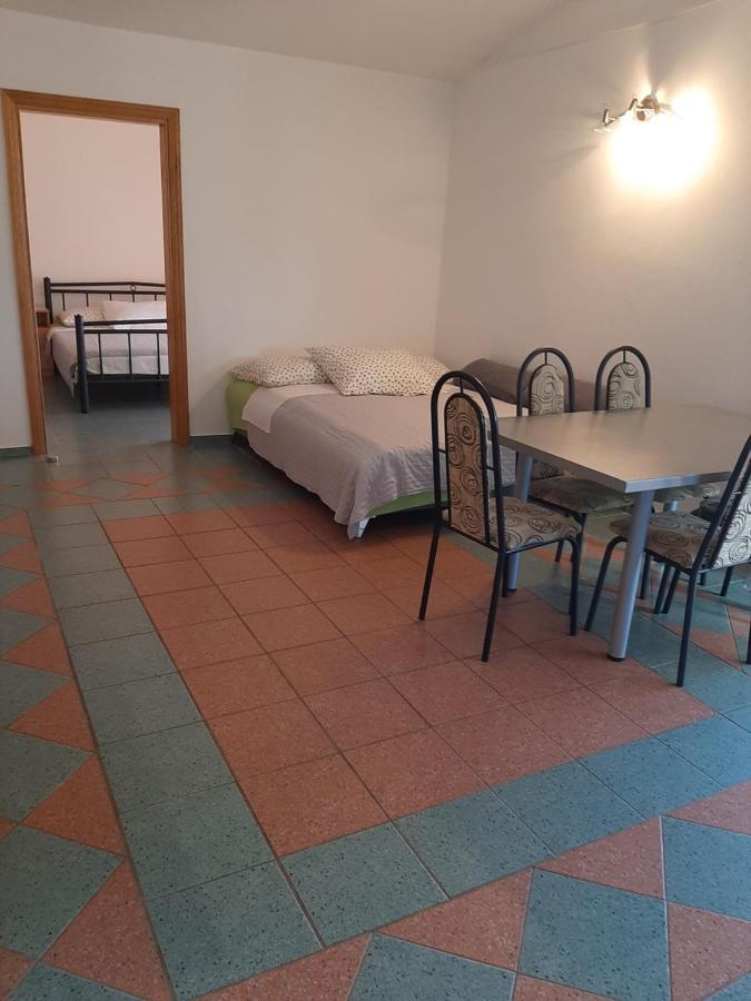 Apartments Marta Starigrad Paklenica Esterno foto